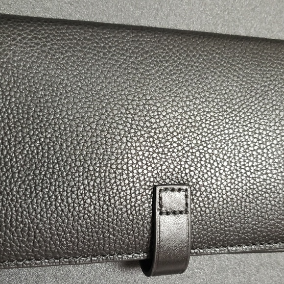 Michael Kors Ladies Wallet - Picture 3 of 8